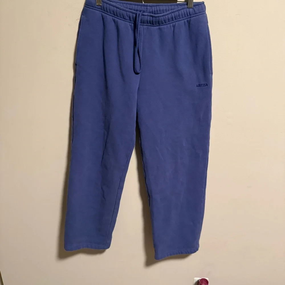Aritzia Cozy Sweatfleece Mega Straight Sweatpant in Nightshade Blue- Size Medium - Picture 2 of 8